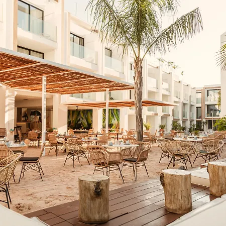 Del Sol Apartment *